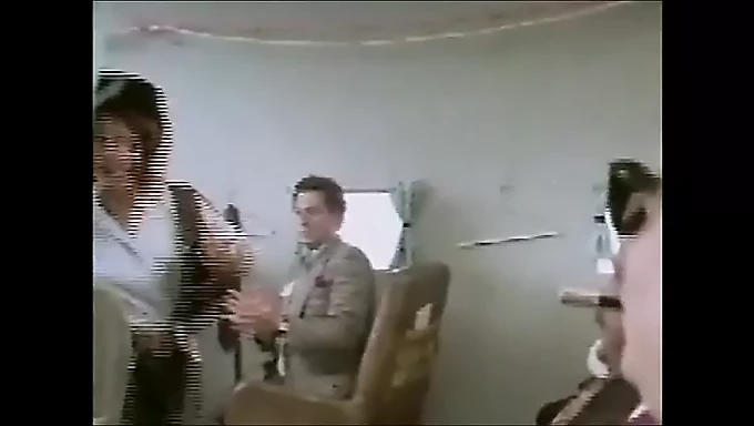 Retro sjov med sexet lingeri og brystsex i Party Plane 1991